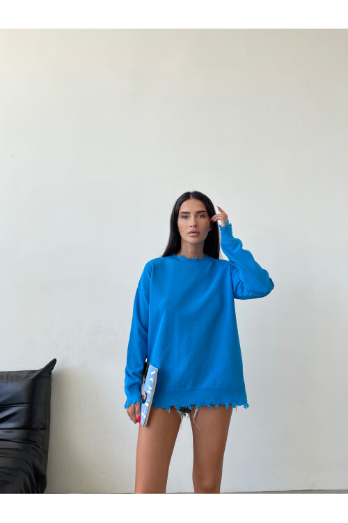 سترة بياقة مستديرة وممزقة