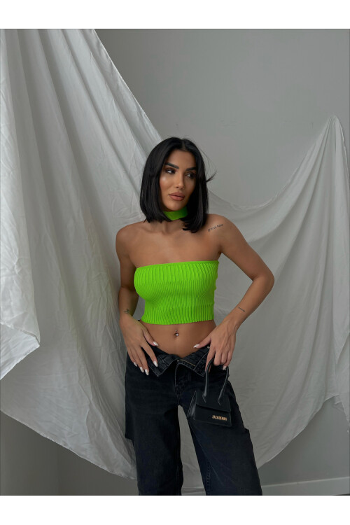 Укороченный трикотаж с перекрестным воротником