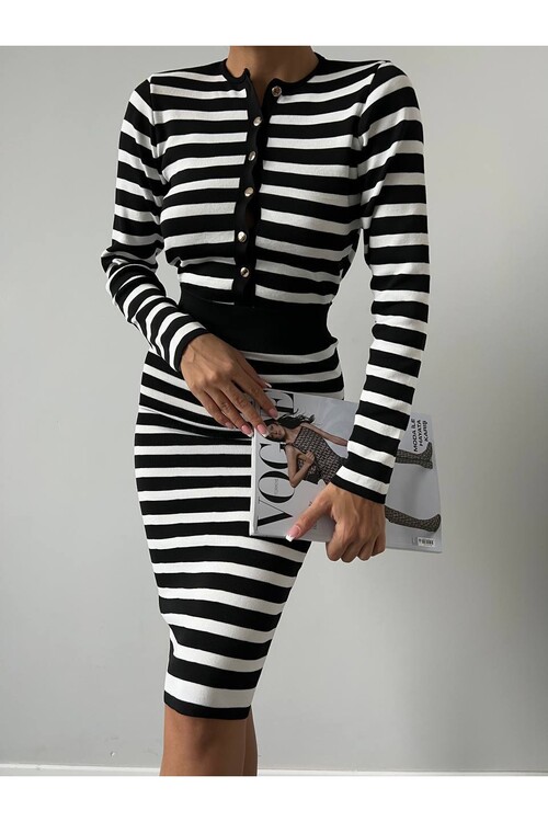 Полосатый комплект из трикотажа