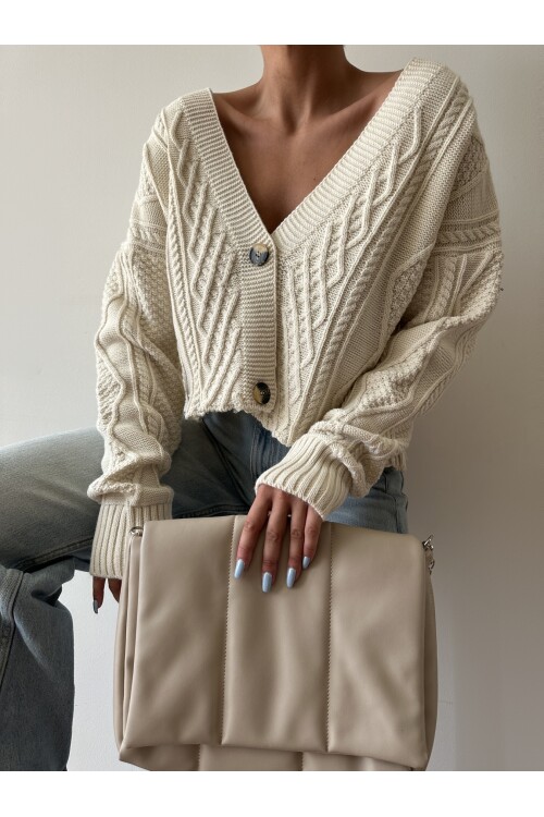 كارديجان تريكو بأزرار