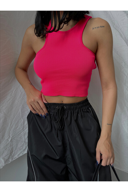 الرسن الرقبة تريكو المحاصيل القميص