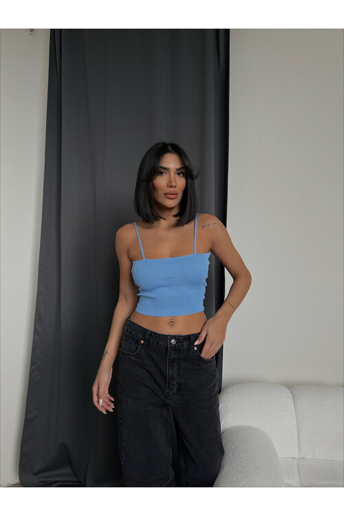 Трикотаж с тонким ремешком и квадратным воротником Майка