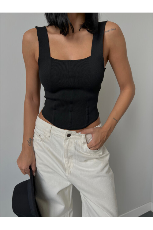 Kalın Askılı Kare Yaka Atlet