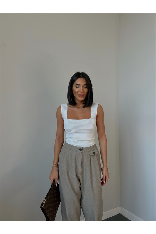 Трикотаж с квадратным воротником и ремешком