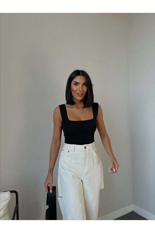 Трикотаж с квадратным воротником и ремешком