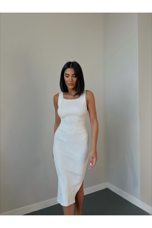 Kare Yaka Sırt Detaylı Triko Elbise