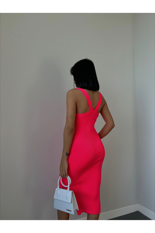 Трикотажное платье с квадратным вырезом на спине