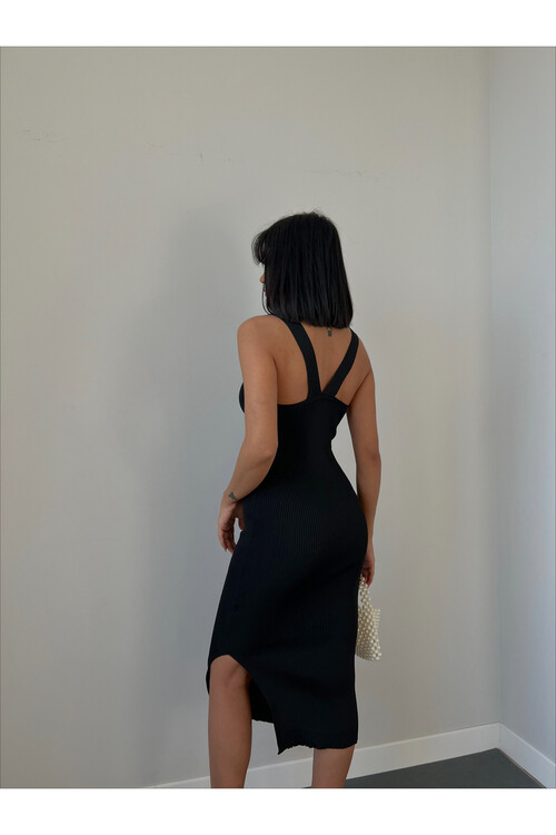 Kare Yaka Sırt Detaylı Triko Elbise