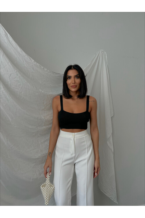 Kare Yaka Triko Crop