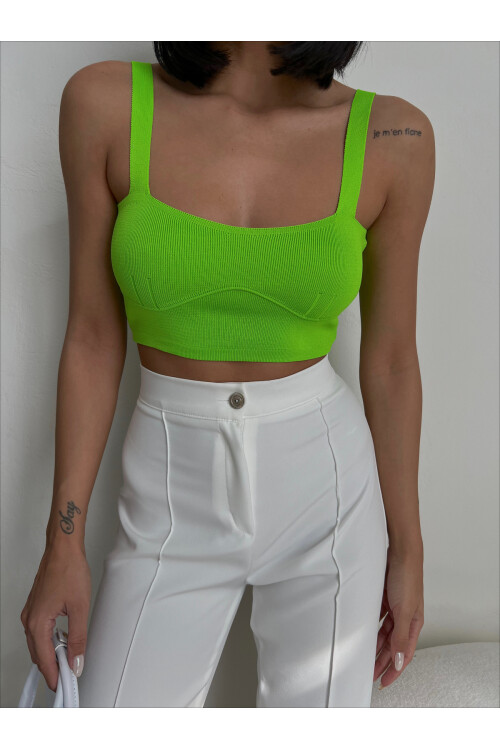 Kare Yaka Triko Crop