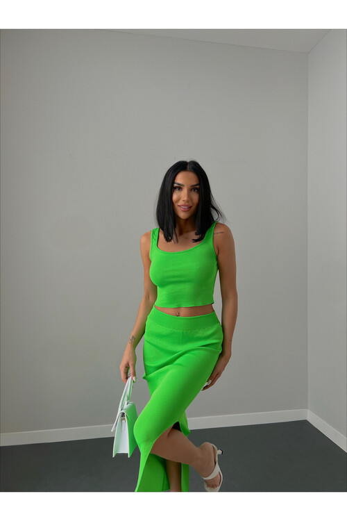 Юбка с овальным вырезом и разрезом, трикотажный комплект