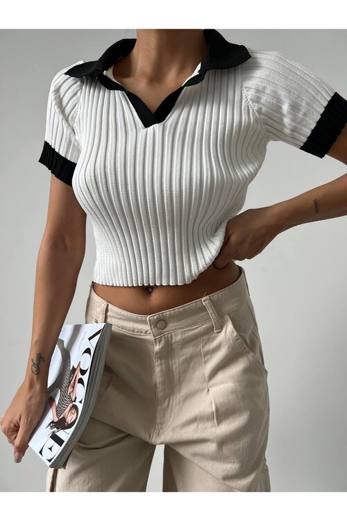 Укороченный трикотаж с воротником-поло