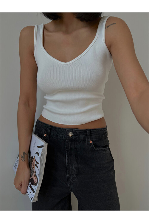 القميص الشريطي العنق على شكل حرف V