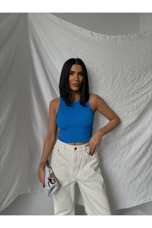 قميص تريكو بدون أكمام