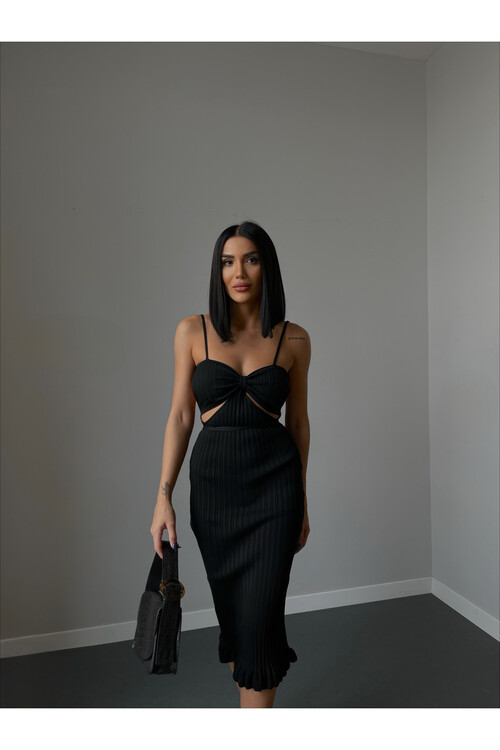 Трикотажное платье с деталью на спине и ремешками