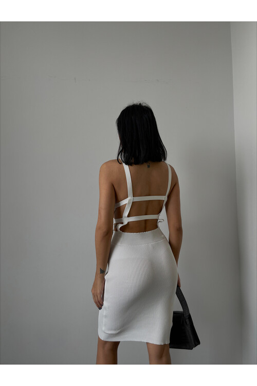 Sırt Detaylı Bisiklet Yaka Triko Elbise