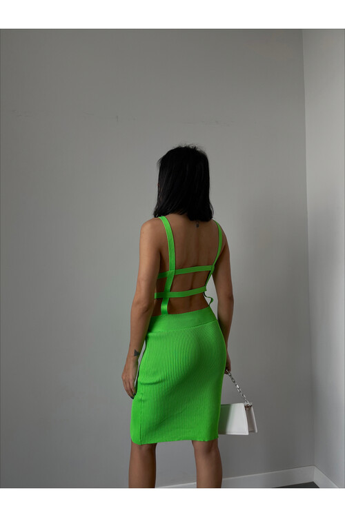 Sırt Detaylı Bisiklet Yaka Triko Elbise