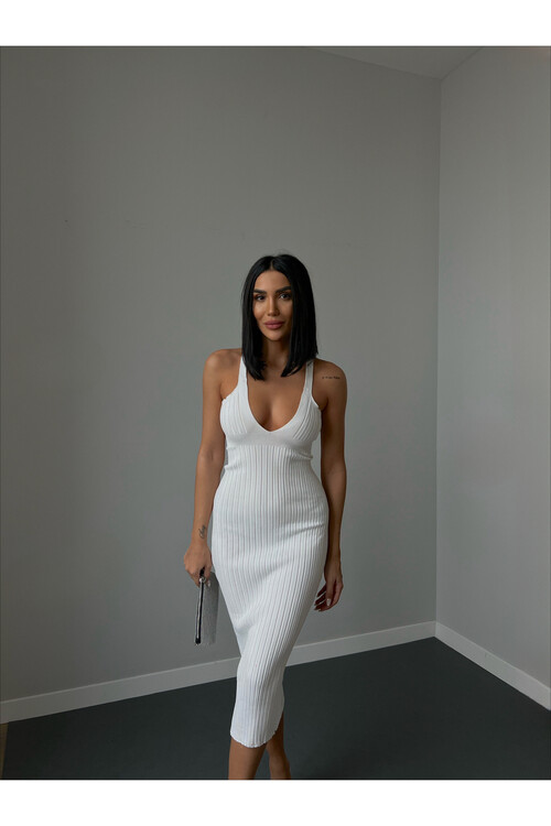 فستان تريكو متوسط ​​الطول بتفاصيل خلفية