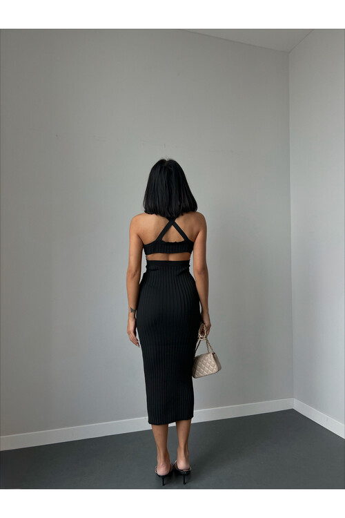 Трикотажное платье длины миди с деталью на спине