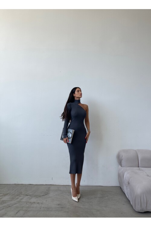 فستان تريكو بكتف واحد