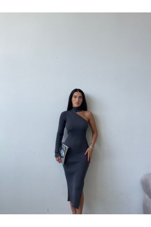 فستان تريكو بكتف واحد