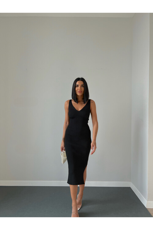Трикотажное платье с V-образным вырезом и разрезом на бретелях
