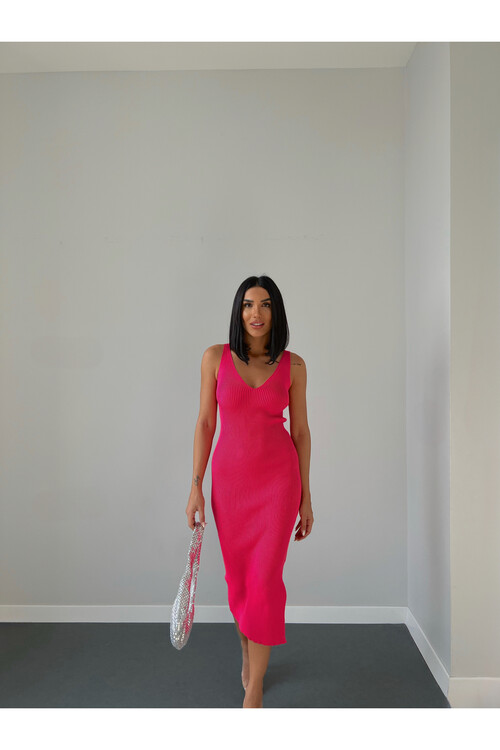 V Yaka Askılı Yırtmaçlı Triko Elbise