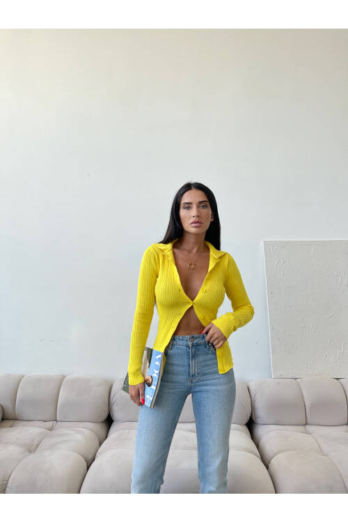 Трикотажный кардиган с воротником