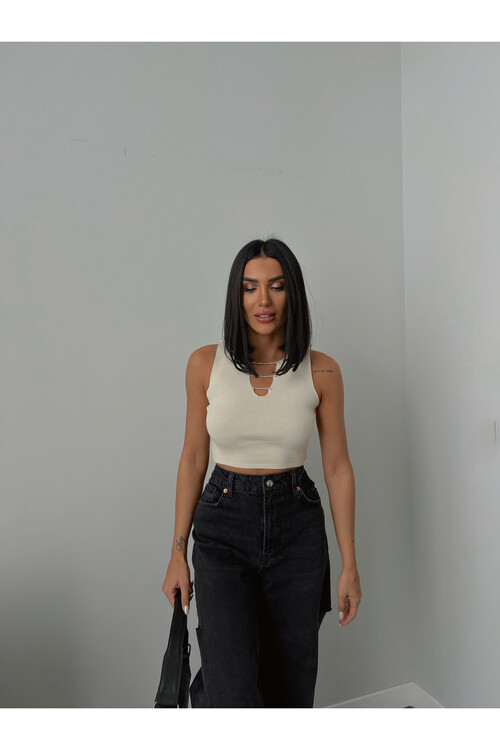 Yakası Taşlı Triko Crop