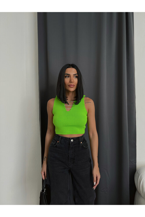 Yakası Taşlı Triko Crop