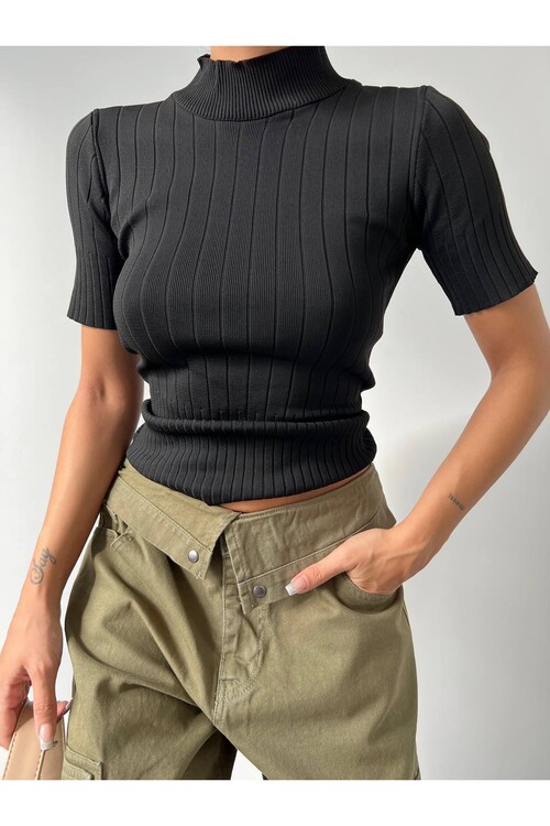 Блузка из трикотажа с полуводолазкой