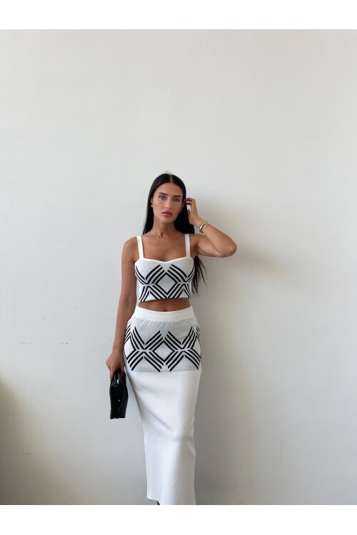 Укороченный комплект из двойного трикотажа с юбкой