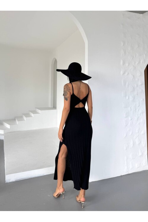 Kadın Siyah Örme Sırt Dekolte Detaylı Triko Elbise