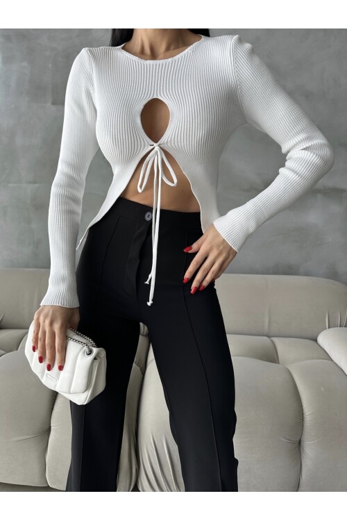 Önü Bağlamalı Triko Crop