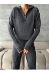 Комплект из трикотажа со свитером и брюками на молнии